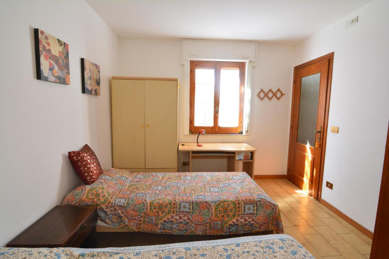 Casa Vacanze I Girasoli 伊格莱西亚斯 外观 照片